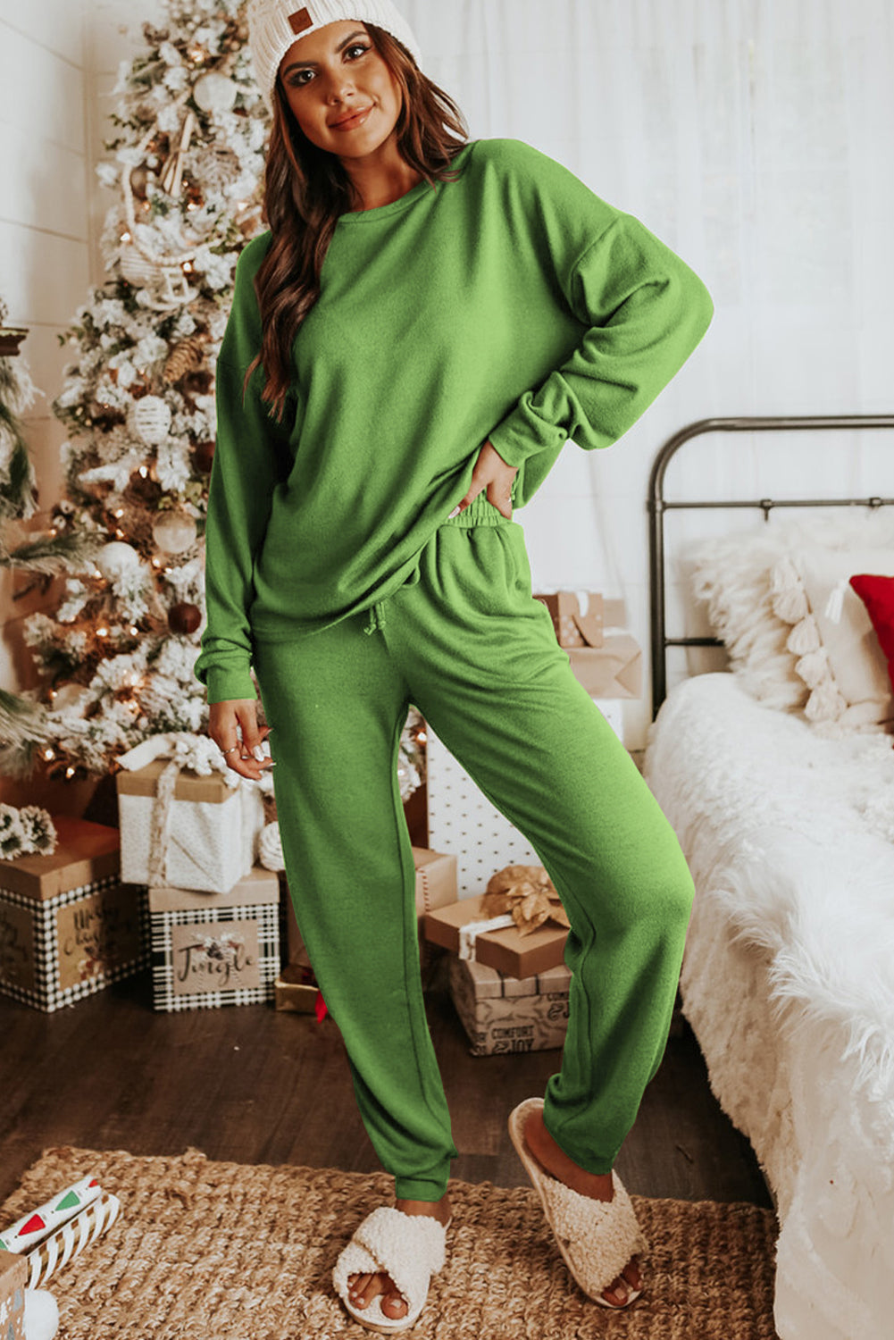 Spinach Green Luxe Long Sleeve Pullover & Jogger Pants Lounge Set