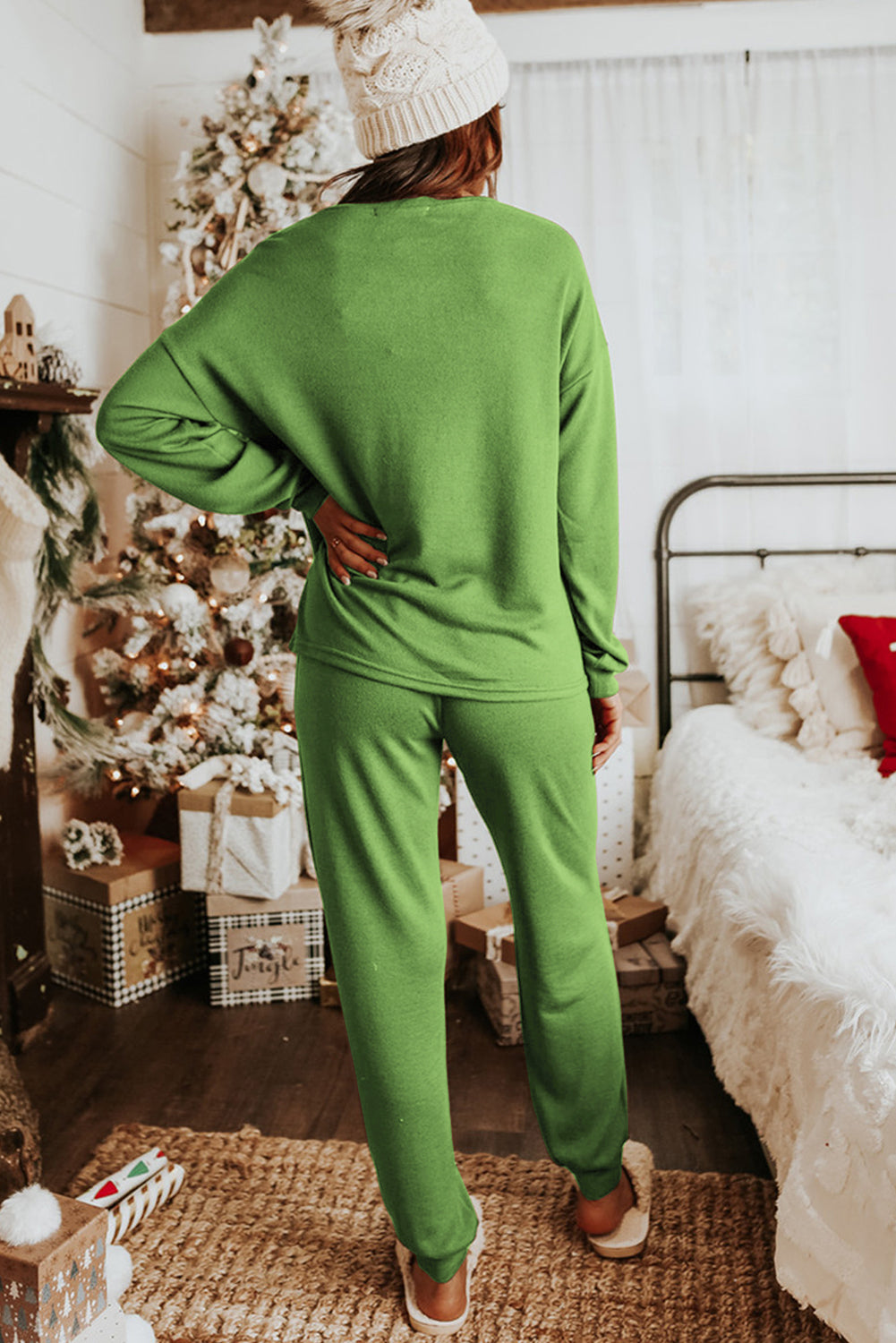 Spinach Green Luxe Long Sleeve Pullover & Jogger Pants Lounge Set