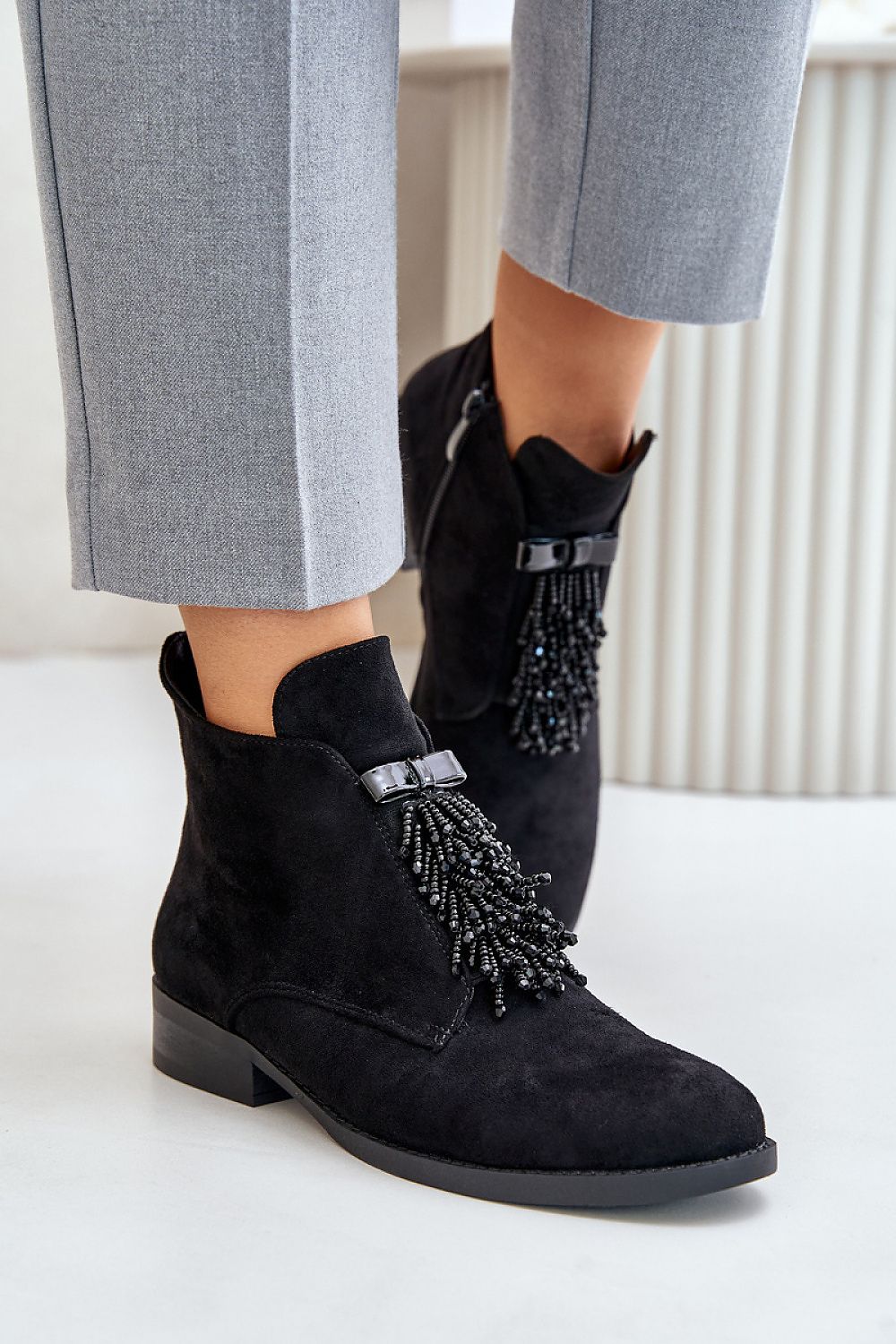 Stylish round toe boots with front detail