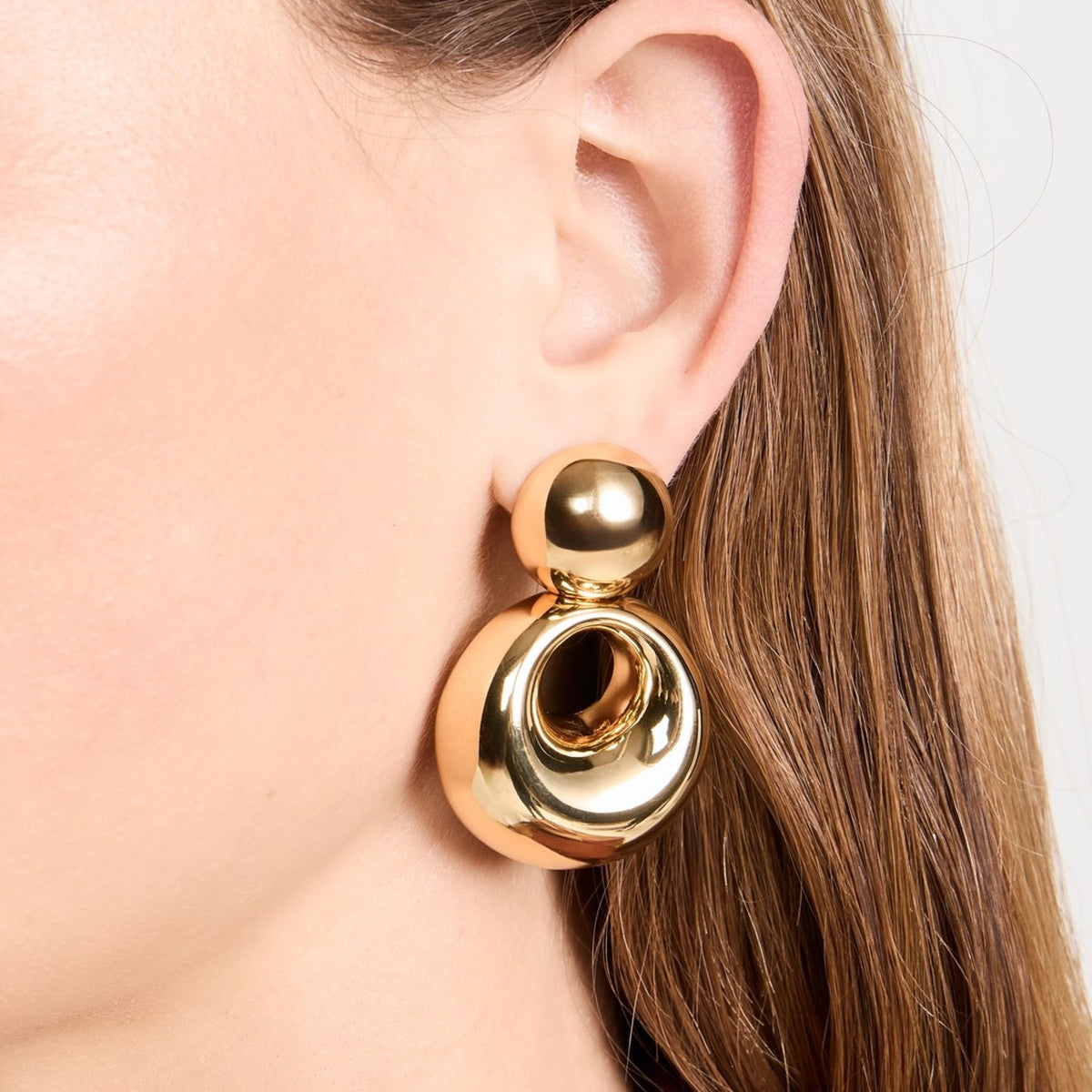 Elegant 18K Gold-Plated Cutout Earrings for a Sophisticated Look