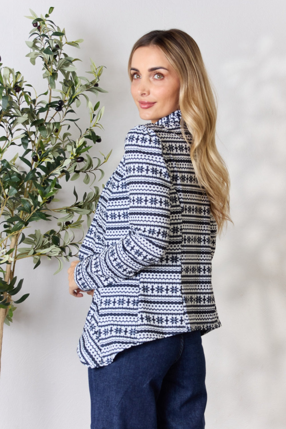 ccba5d995072415587cfaa1465db6c96-Max