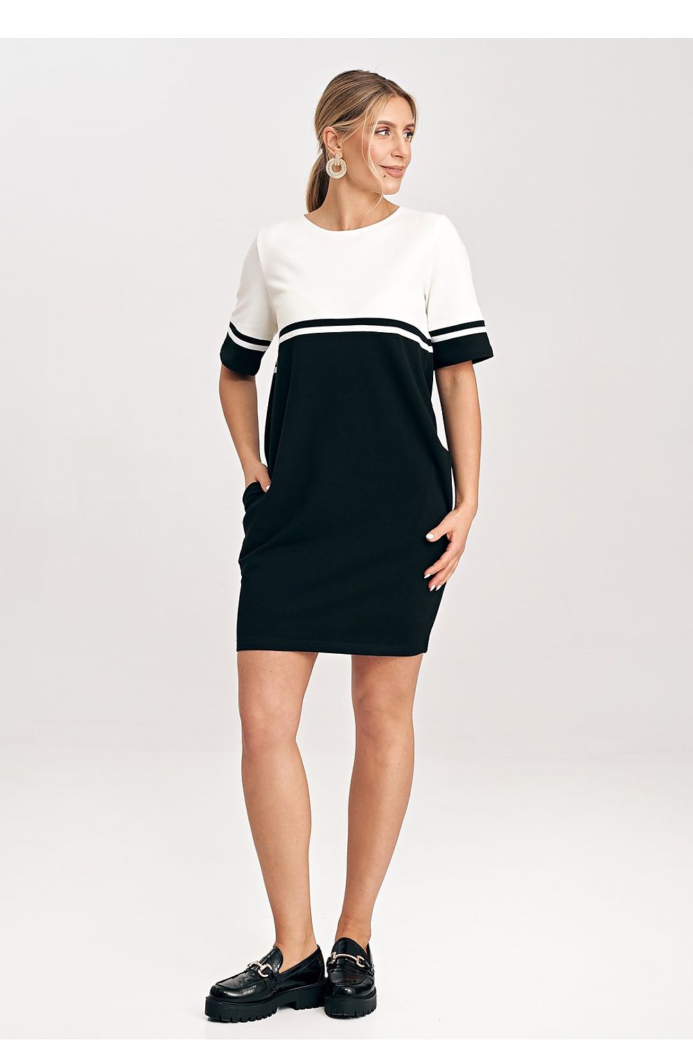 Flirty Two-Tone Cotton Dress with Belt and Pockets – Perfect for Day to Night!