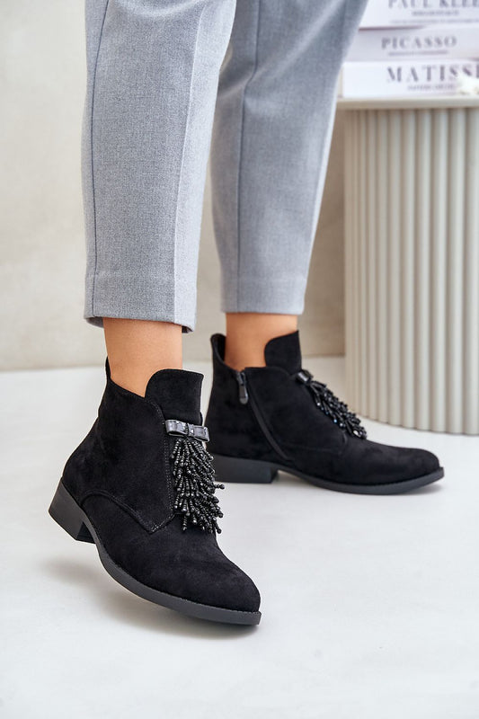 Stylish round toe boots with front detail