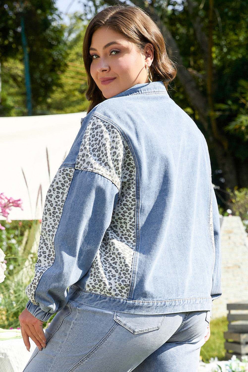 Plus-Size Denim Jacket with Trendy Leopard Patchwork and Flap Detail